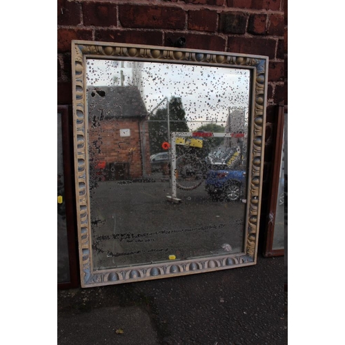 82 - A QUANTITY OF VARIOUS VINTAGE MIRRORS