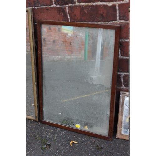 82 - A QUANTITY OF VARIOUS VINTAGE MIRRORS