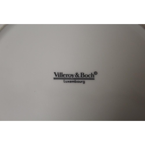 89 - A COLLECTION OF BLUE AND WHITE CERAMICS, to include Royal Crown Derby saucers and side plates, seven... 