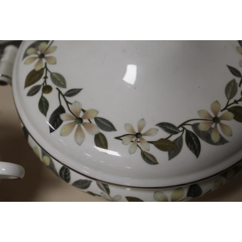 91 - A LARGE QUANTITY OF WEDGWOOD BEACONSFIELD CHINA, to include dinner plates, tureens, meat plates, cof... 