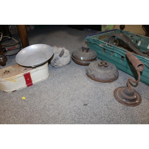 166 - A BOX OF VINTAGE KITCHENALIA ETC, to include a Spong & Co 102 bean slicer, table mincer, scales, vin... 