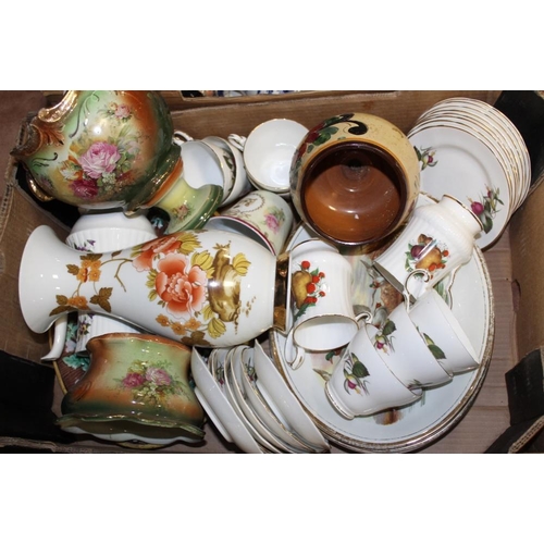 128 - TWO TRAYS OF ASSORTED CERAMICS ETC TO INCLUDE A PAIR OF MAJOLICA TWIN HANDLED VASES