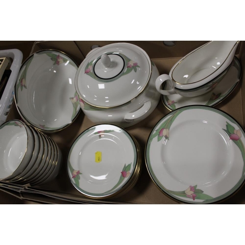 138 - A LARGE QUANTITY OF ROYAL DOULTON VOGUE COLLECTION AWAKENING TC1162 CHINA, TO INCLUDE TEA AND COFFEE... 