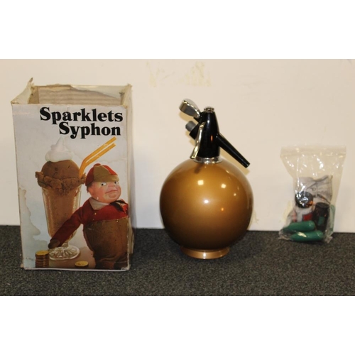 394 - A VINTAGE SPARKLEYS SYPHON WITH ORIGINAL BOX AND ACCESSORIES