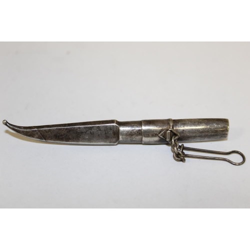 417 - A NORWEGIAN SILVER MINI KNIFE IN THE FORM OF A DAGGER, L 10 CM