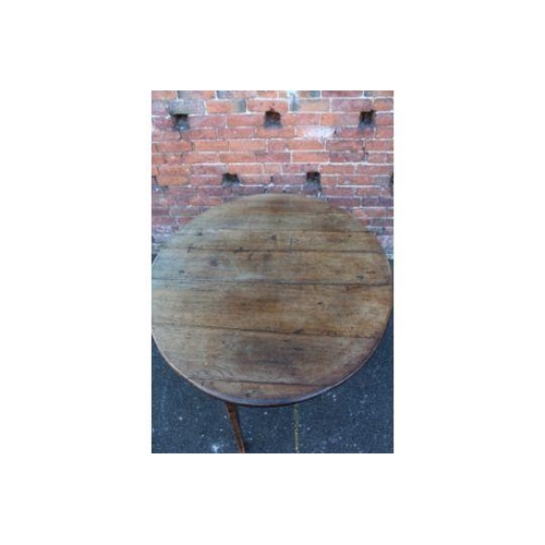 828 - A NINETEENTH CENTURY OAK DROPLEAF GATE LEG TABLE, H 69 cm W 141 cm