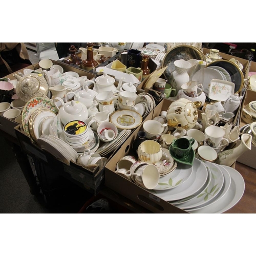 228 - FOUR TRAYS OF ASSORTED CHINA AND CERAMICS TO INCLUDE WEDGWOOD, IAN ALLEN JOHNSON HAND PAINTED COASTE... 