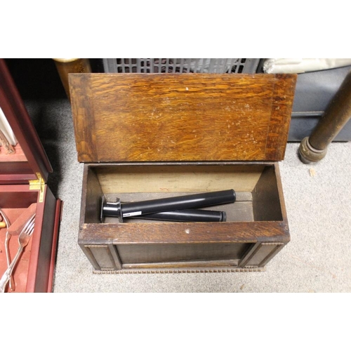 269 - A CANTEEN OF SILVER PLATED ARTHUR PRICE CUTLERY TOGETHER WITH AN OAK BEADED STORAGE BOX