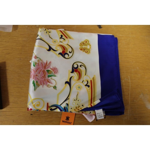 307 - A BOXED LADIES CHINESE WENSLI SILK SCARF WITH PAPERWORK AND CARRY BAG