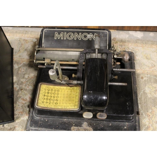 325 - A VINTAGE 'MIGNON' STYLUS INDEX TYPEWRITER WITH ORIGINAL COVER, W 34.5 cm