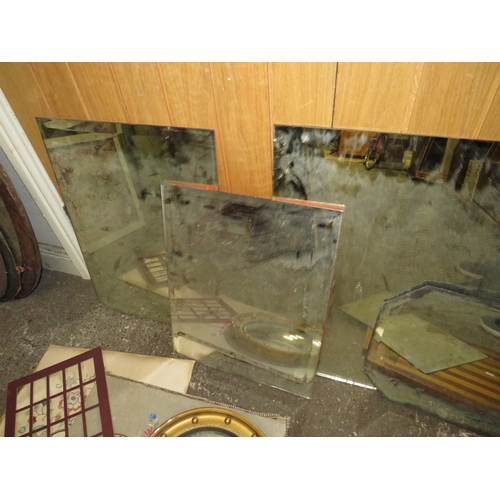 52 - A BOX OF ASSORTED VINTAGE MIRRORS ETC TO INCLUDE A SMALL CIRCULAR CONVEX EXAMPLE DIA 34 CM