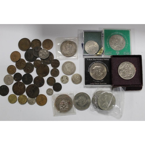 324 - A COLLECTION OF ANTIQUE AND VINTAGE COINAGE TO INCLUDE A VICTORIAN 1889 CROWN, GEORGE III HALF CROWN... 