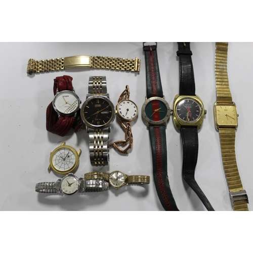 325 - A BAG OF WRISTWATCHES TO INCLUDE A 9 CT GOLD CASED EXAMPLE ON 9 CT GOLD EXPANDABLE STRAP - DAMAGED, ... 