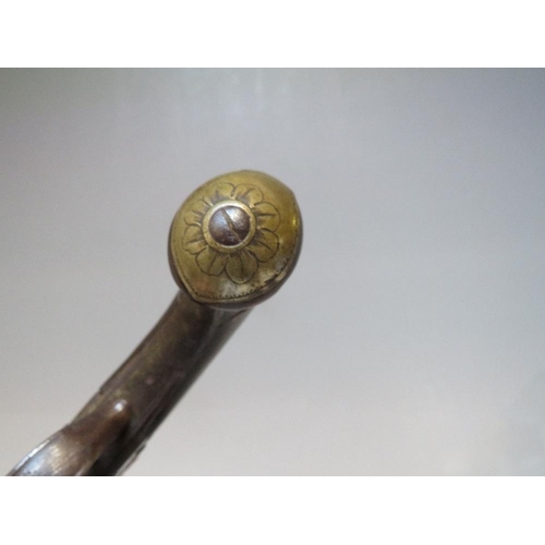 912 - AN EARLY FLINTLOCK CANNON BARREL MUFF PISTOL, engraved embellishment and marked 'T. Smith', overall ... 