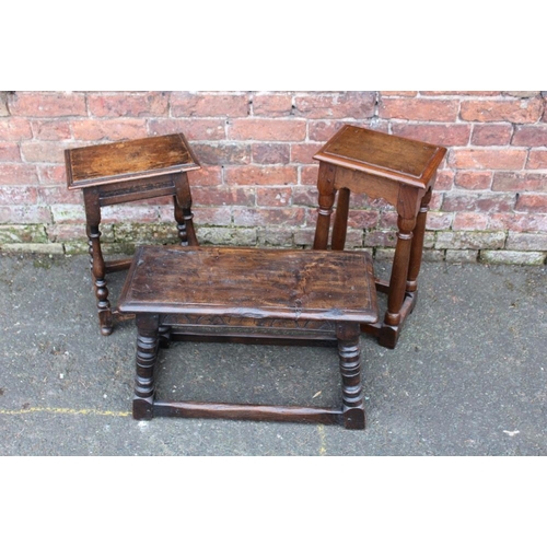 1027 - A 20TH CENTURY TALL JOINT STOOL, H 59 cm, W 30.5 cm, together with two further similar joint stools ... 