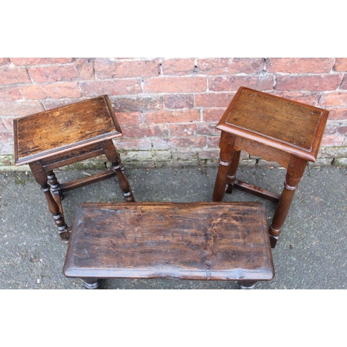 1027 - A 20TH CENTURY TALL JOINT STOOL, H 59 cm, W 30.5 cm, together with two further similar joint stools ... 