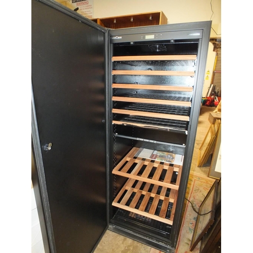 A LARGE EUROCAVE WINE FRIDGE NO 467501 CLASSIC 1 TEMP V283