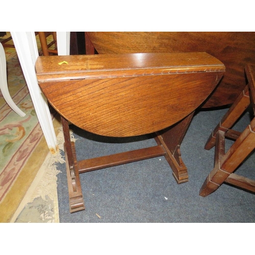 691 - A HEAVY OAK DROPLEAF TABLE AND TWO SMALLER TABLES (3)