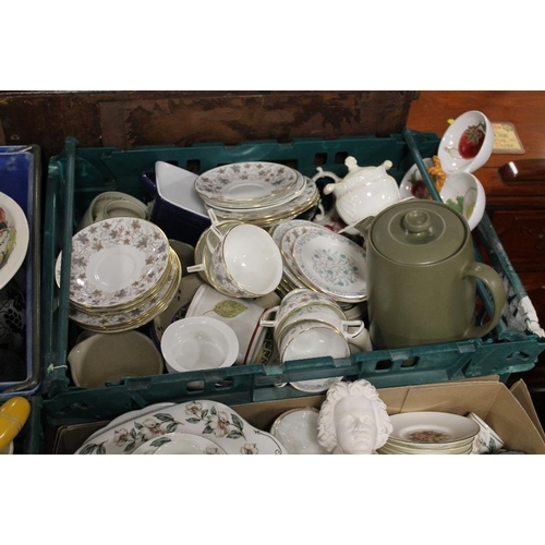 129 - FOUR TRAYS OF ASSORTED CHINA AND CERAMICS TO INCLUDE MINTON, ROYAL WORCESTER, AYNSLEY ETC (PLASTIC T... 