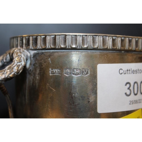 300 - A HALLMARKED SILVER GOLFING INTEREST TROPHY FOR THE WINNER OF THE 1939 NEW YEAR CUP S/D H-16.5CM