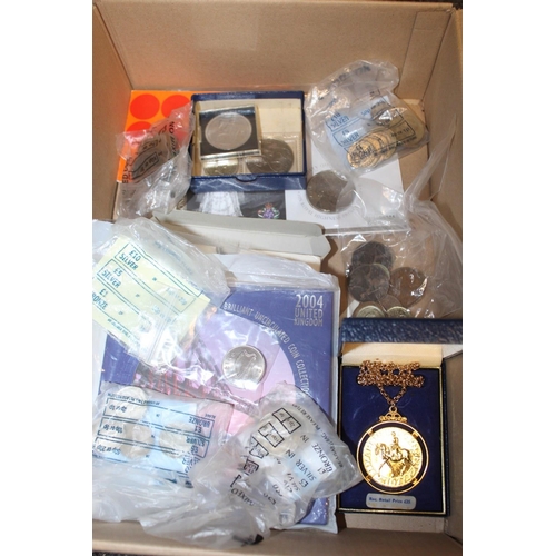 342 - A BOX OF ASSORTED COINS TO INCLUDE A 1996 PROOF SET, 2004 UNCIRCULATED COIN COLLECTION, WORLD COINAG... 