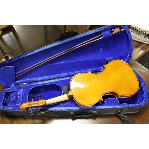 66 - A MODERN STENTOR STUDENT II 4/4 VIOLIN IN CASE WITH BOW