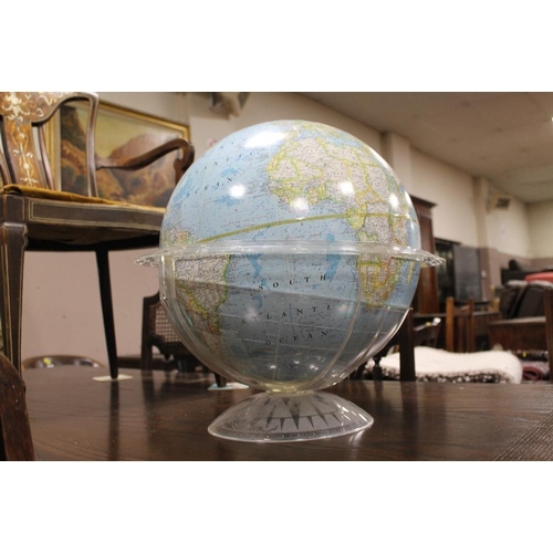 72 - A LARGE MODERN NATIONAL GEOGRAPHIC SOCIETY WORLD GLOBE - H 45 CM