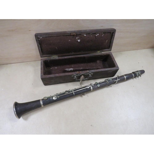 252 - AN EXCELSIOR CLASS BOXED VINTAGE CLARINET BY HAWKES & SON