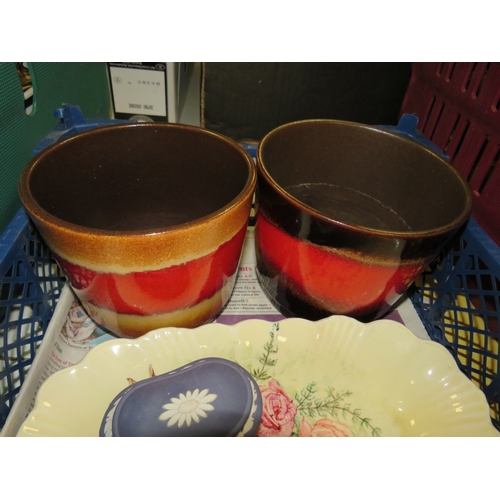 111 - A SMALL TRAY OF ASSORTED CERAMICS TO INCLUDE CLARICE CLIFF WEDGWOOD JASPERWARE, WEST GERMAN VASES ET... 