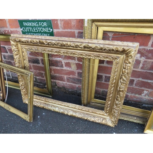 34 - A QUANTITY OF ASSORTED ANTIQUE AND VINTAGE GILT PICTURE FRAMES