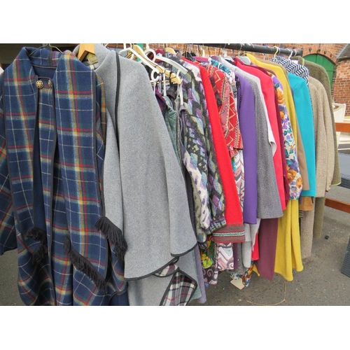 62 - A RAIL OF LADIES VINTAGE AND MODERN CLOTHING TO INCLUDE A SELECTION OF TWEED SKITS, MODERN AND VINTA... 