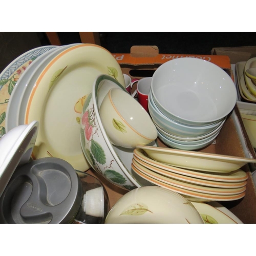 111 - THREE TRAYS OF ASSORTED MODERN CERAMICS TO INCLUDE AN UNUSUAL STUDIO POTTERY PART TEASET