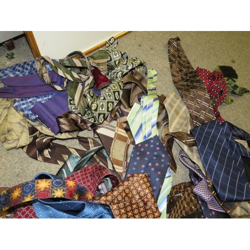 113 - A LARGE QUANTITY OF ASSORTED TIES TO INCLUDE SILK EXAMPLES