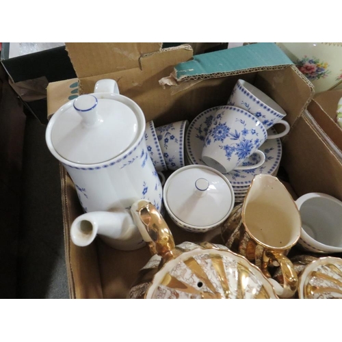 117 - TWO TRAYS OF ASSORTED CHINA TO INCLUDE A SADLER THREE PIECE TEA SERVICE, WEDGWOOD JASPERWARE ETC