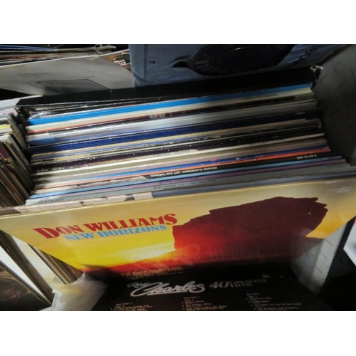 119 - A QUANTITY OF MOSTLY CLASSICAL LP RECORDS, 78'S AND 7