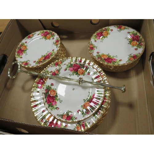 127 - A LARGE QUANTITY OF ROYAL ALBERT OLD COUNTRY ROSES CHINA IN FIVE TRAYS TO INCLUDE TRIOS, TUREENS, TE... 