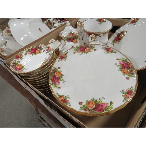 127 - A LARGE QUANTITY OF ROYAL ALBERT OLD COUNTRY ROSES CHINA IN FIVE TRAYS TO INCLUDE TRIOS, TUREENS, TE... 