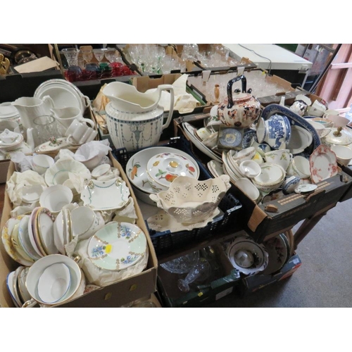 133 - FIVE TRAYS OF ASSORTED CHINA AND CERAMICS TO INCLUDE A LIMOGES LIDDED POT, SPODE, ROYAL GRAFTON TEA ... 