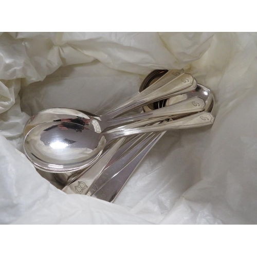 134 - TWO TRAYS OF SILVER PLATED FLATWARE ETC TOGETHER WITH CHARLES HORNER SILVER THIMBLE