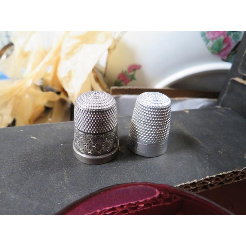 134 - TWO TRAYS OF SILVER PLATED FLATWARE ETC TOGETHER WITH CHARLES HORNER SILVER THIMBLE