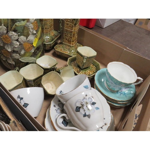 85 - FOUR TRAYS OF ASSORTED CHINA AND CERAMICS TO INCLUDE AN UNUSUAL COFFEE SET, DOULTON IMPASTO VASE - R... 