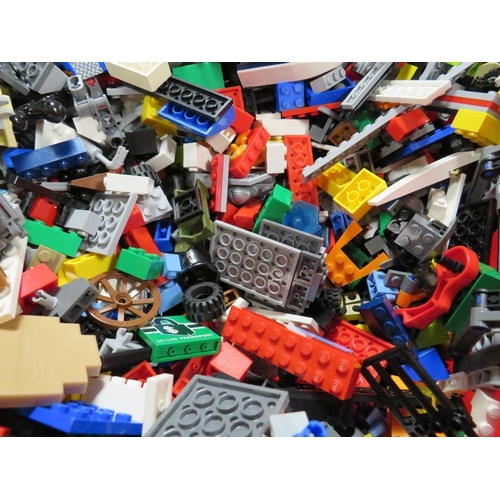 86 - A LARGE BOX OF ASSORTED LEGO