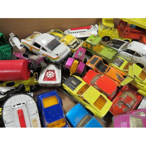 93 - A TRAY OF PLAYWORN DIECAST TOY CARS TO INCLUDE MATCHBOX STREETKINGS CORGI ETC