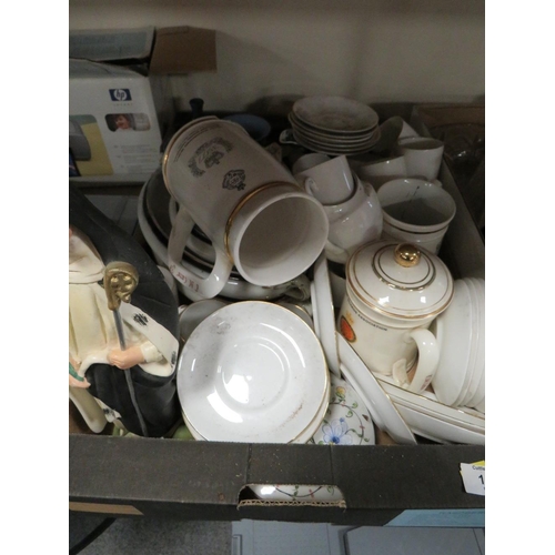 146 - A BOXED TEASET PLUS A TRAY OF ASSORTED CERAMICS AND CHINA TO INCLUDE MILITARY COMMEMORATIVE MUGS A/F... 