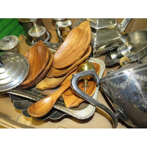 150 - A TRAY OF ASSORTED METALWARE TO INCLUDE A SILVER PLATED TEAPOT, SERVING TRAYS ETC