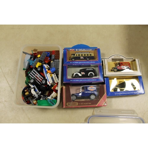 304 - A BOXED OF LEGO TOYS TOGETHER WITH FIVE DIECAST TOY CARS