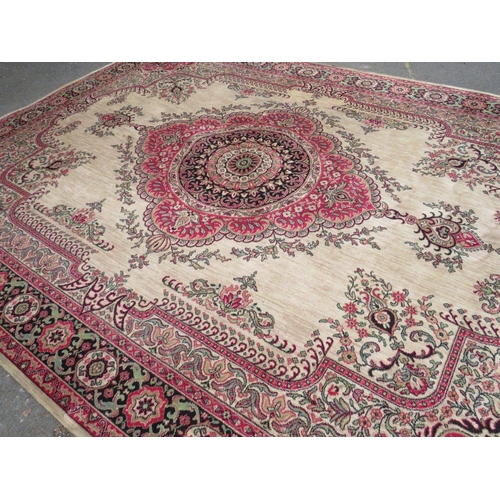 708 - A VINTAGE WOOLEN RUG 275 X 368 CM