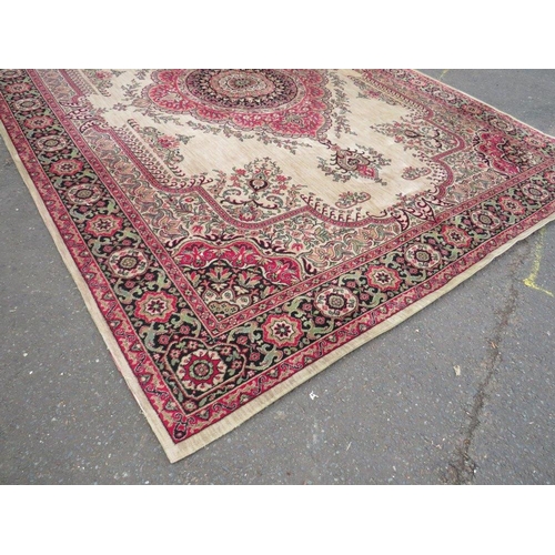 708 - A VINTAGE WOOLEN RUG 275 X 368 CM