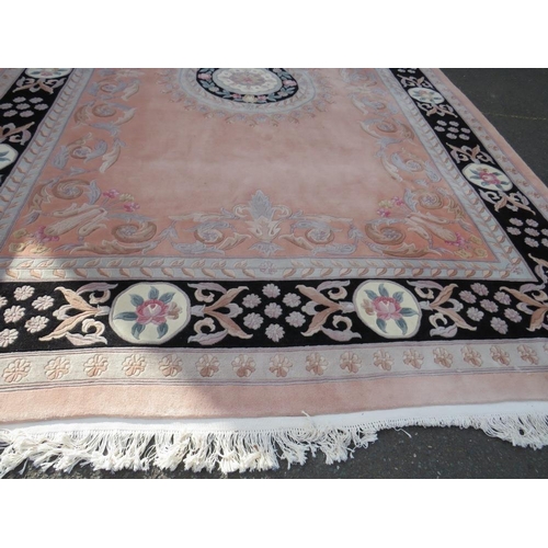 709 - A VERY LARGE MODERN CHINESE WOOLLEN RUG 306 X 435 CM