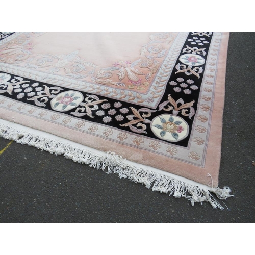 709 - A VERY LARGE MODERN CHINESE WOOLLEN RUG 306 X 435 CM